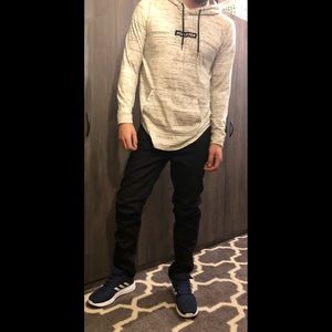 ❗️OUTFIT Hollister large hoodie + black Levi jeans